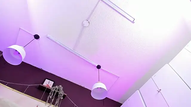 April bowie online show from December 21, 2025, 11:50 am