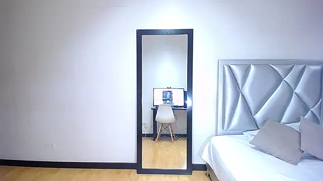 exotic karmella online show from January 17, 2025, 2:29 am