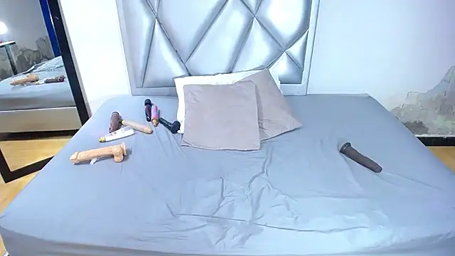 exotic karmella online show from March 3, 2025, 11:35 pm