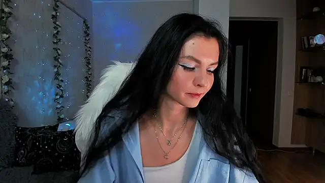 -danae- online show from January 15, 2025, 6:29 pm