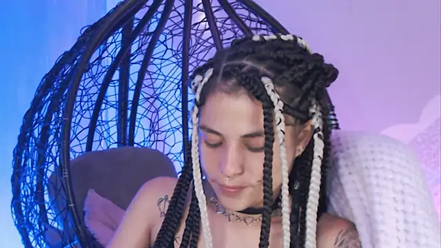 Snapshot of Hellen_dumont chatting on February 6, 2025, 8:39 am Hellen dumont online show from February 6, 2025, 8:39 am