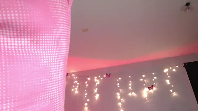 Snapshot of Hellen_dumont chatting on February 27, 2025, 2:21 am Hellen dumont online show from February 27, 2025, 2:21 am