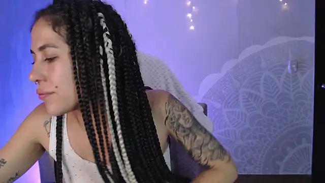 Snapshot of Hellen_dumont chatting on March 7, 2025, 5:08 am Hellen dumont online show from March 7, 2025, 5:08 am