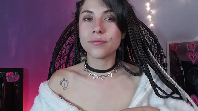 Snapshot of Hellen_dumont chatting on March 14, 2025, 8:32 am Hellen dumont online show from March 14, 2025, 8:32 am