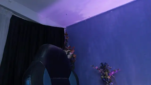 Snapshot of Hellen_dumont chatting on March 18, 2025, 2:15 am Hellen dumont online show from March 18, 2025, 2:15 am