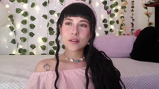 Snapshot of Hellen_dumont chatting on September 18, 2025, 1:51 am Hellen dumont online show from September 18, 2025, 1:51 am