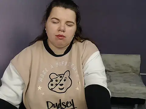 so shy online show from September 26, 2025, 6:50 am