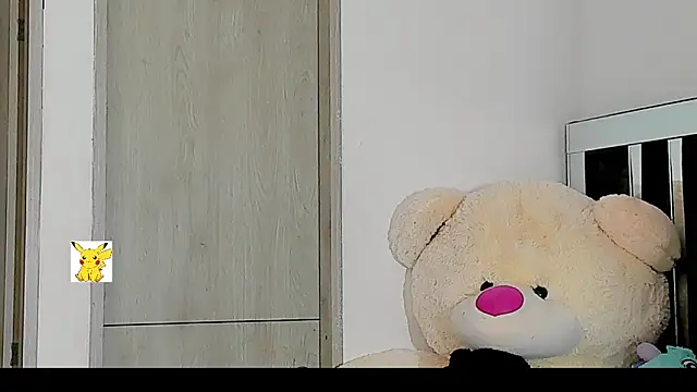 Snapshot of honey_skin chatting on January 13, 2025, 12:41 am honey skin online show from January 13, 2025, 12:41 am