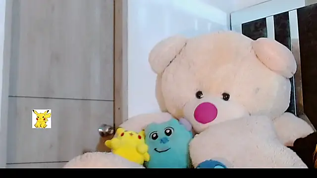 Snapshot of honey_skin chatting on February 6, 2025, 12:22 am honey skin online show from February 6, 2025, 12:22 am