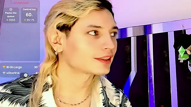 Snapshot of honey_skin chatting on September 28, 2025, 4:56 pm honey skin online show from September 28, 2025, 4:56 pm