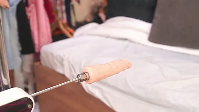 katlyn martins online show from October 12, 2025, 1:54 pm