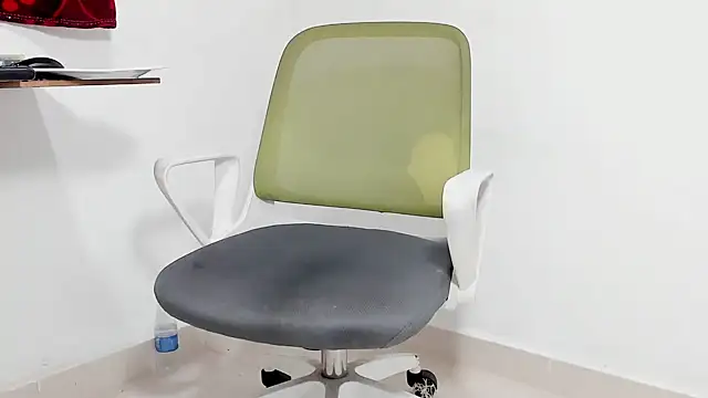 Snapshot of maik__alen chatting on November 6, 2025, 1:50 am maik alen online show from November 6, 2025, 1:50 am