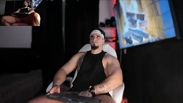 Snapshot of kingbear777 chatting on December 5, 2024, 5:06 pm kingbear777 online show from December 5, 2024, 5:06 pm