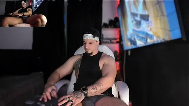 Snapshot of kingbear777 chatting on December 12, 2024, 8:36 am kingbear777 online show from December 12, 2024, 8:36 am