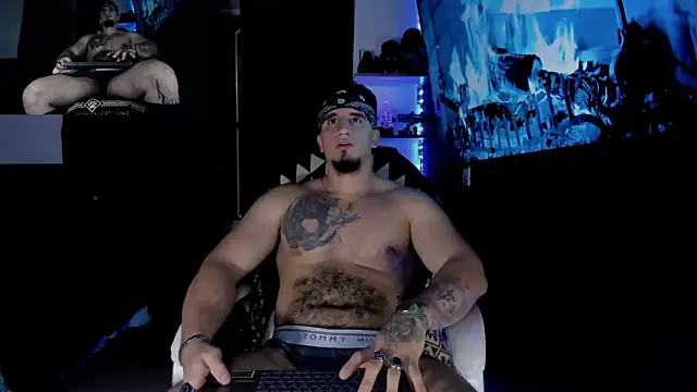 Snapshot of kingbear777 chatting on January 21, 2025, 10:08 pm kingbear777 online show from January 21, 2025, 10:08 pm