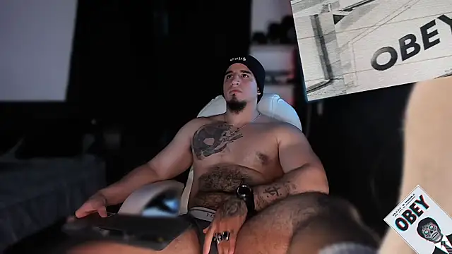 Snapshot of kingbear777 chatting on February 16, 2025, 2:21 pm kingbear777 online show from February 16, 2025, 2:21 pm