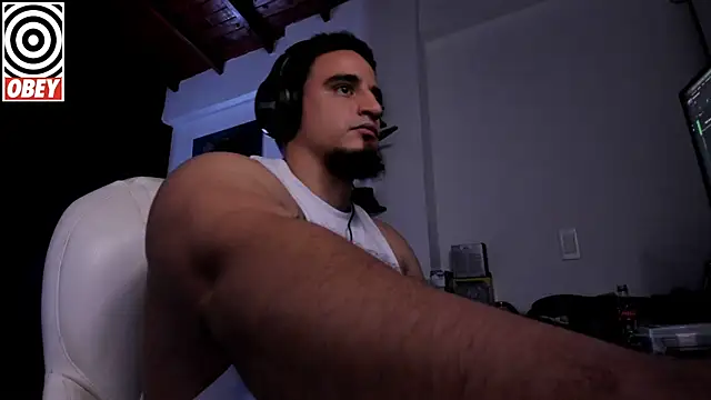 Snapshot of kingbear777 chatting on October 1, 2025, 12:11 pm kingbear777 online show from October 1, 2025, 12:11 pm