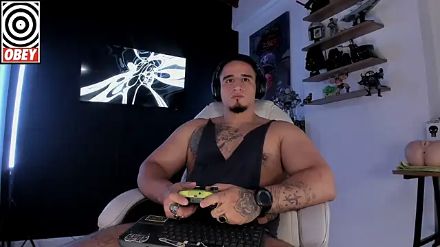 Snapshot of kingbear777 chatting on October 4, 2025, 7:23 pm kingbear777 online show from October 4, 2025, 7:23 pm