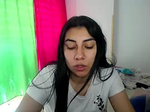  katerin love1 online show from December 19, 2025, 5:53 pm