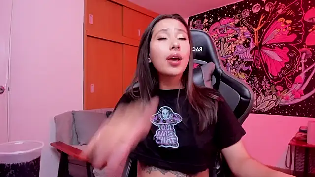 aciddollhell online show from February 7, 2026, 1:09 am