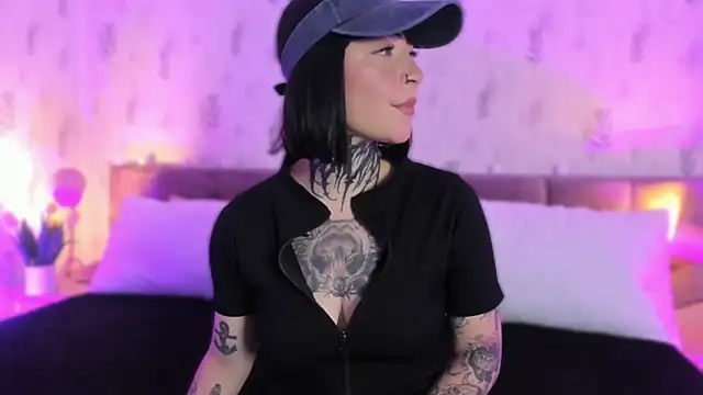 Scolw online show from November 10, 2025, 8:19 pm