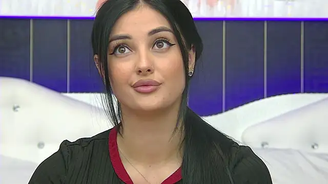 SophiaVilner online show from September 26, 2025, 6:23 pm