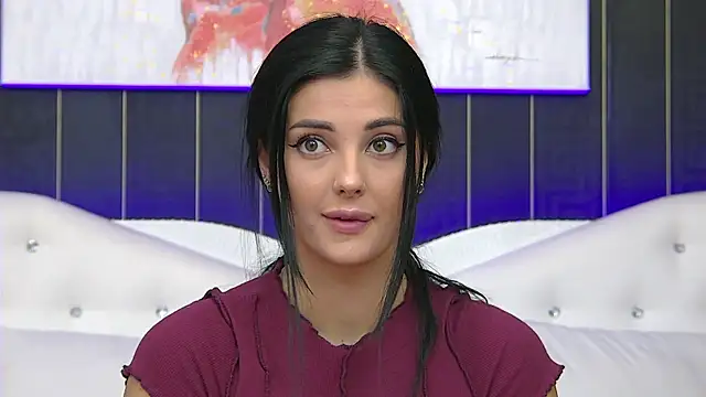 SophiaVilner online show from September 28, 2025, 6:02 pm