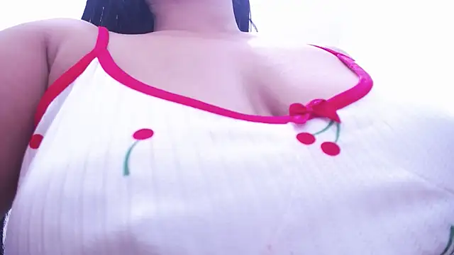 Letty Plugxo online show from February 1, 2025, 4:22 pm