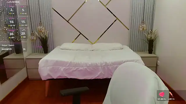 LenaRoses online show from September 16, 2025, 8:10 pm