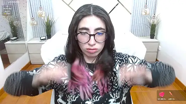 LenaRoses online show from September 24, 2025, 7:50 pm