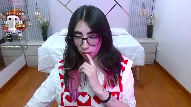 LenaRoses online show from October 23, 2025, 8:18 pm