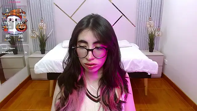 LenaRoses online show from November 5, 2025, 5:24 pm