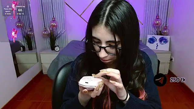 LenaRoses online show from April 29, 2026, 8:26 pm