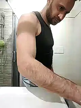 Snapshot of gilera250s chatting on December 19, 2024, 11:35 pm gilera250s online show from December 19, 2024, 11:35 pm