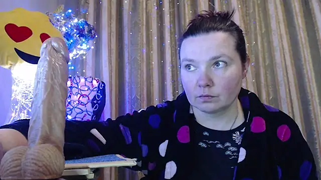 amorelara online show from February 22, 2026, 7:40 am