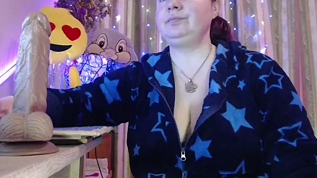 amorelara online show from April 17, 2026, 7:44 am