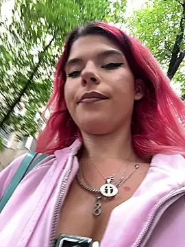 RiriRoseey online show from September 10, 2025, 7:41 am