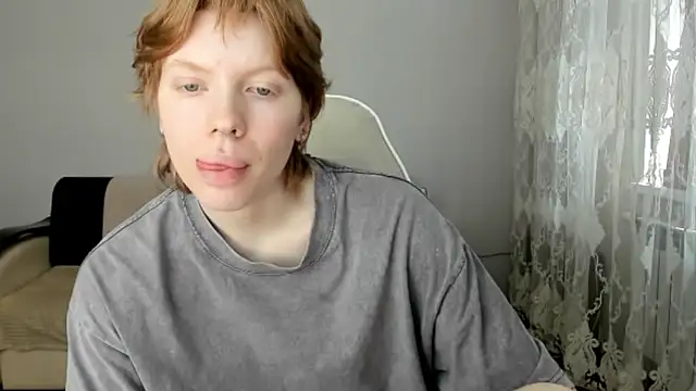 StellaDavis online show from June 9, 2026, 9:32 am