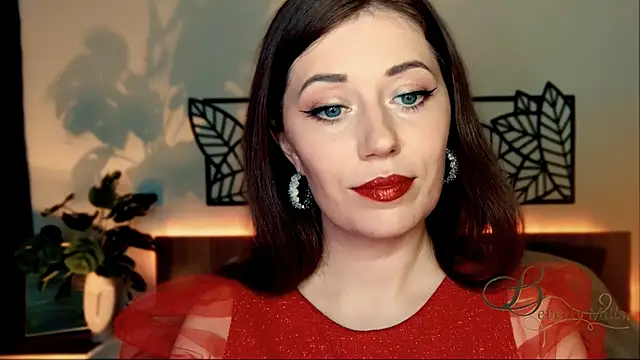 Snapshot of MissBeverlyMills chatting on December 8, 2024, 2:52 pm MissBeverlyMills online show from December 8, 2024, 2:52 pm