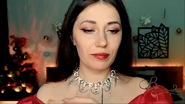 Snapshot of MissBeverlyMills chatting on December 25, 2024, 5:15 pm MissBeverlyMills online show from December 25, 2024, 5:15 pm