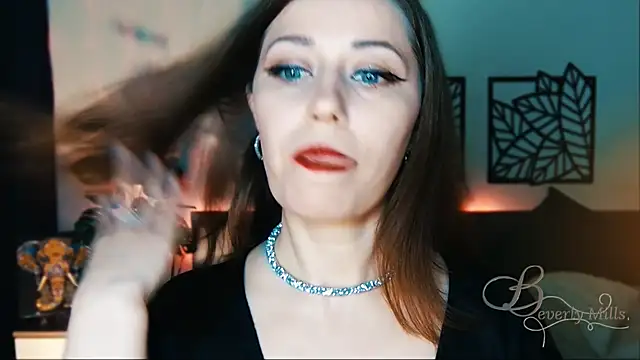 Snapshot of MissBeverlyMills chatting on February 13, 2025, 3:24 pm MissBeverlyMills online show from February 13, 2025, 3:24 pm