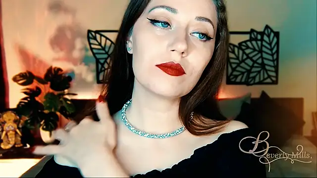 Snapshot of MissBeverlyMills chatting on March 22, 2025, 8:48 pm MissBeverlyMills online show from March 22, 2025, 8:48 pm