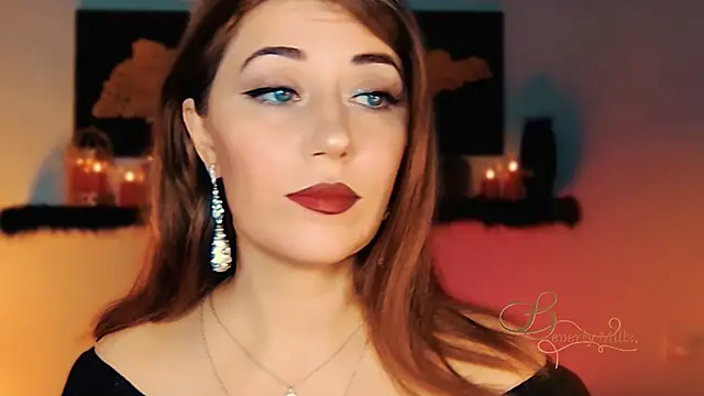 Snapshot of MissBeverlyMills chatting on November 2, 2025, 2:25 am MissBeverlyMills online show from November 2, 2025, 2:25 am