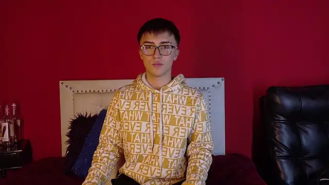 santi-fabulous online show from March 16, 2025, 6:20 am