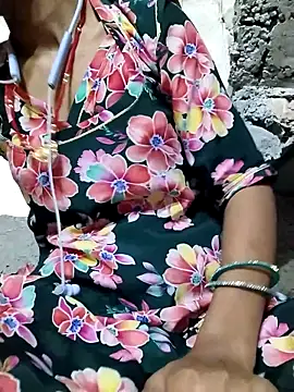 Snapshot of Anushka_Ji chatting on September 9, 2025, 6:35 am Anushka Ji online show from September 9, 2025, 6:35 am