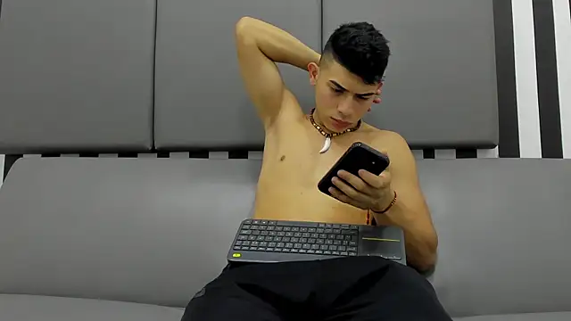 andrew rose  online show from January 18, 2025, 7:58 pm