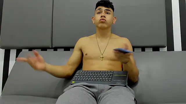 andrew rose  online show from January 29, 2025, 3:33 am