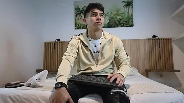 andrew rose  online show from October 24, 2025, 11:23 pm