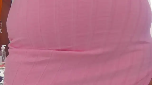 Snapshot of Elianissquirt chatting on February 8, 2025, 1:01 pm Elianissquirt online show from February 8, 2025, 1:01 pm