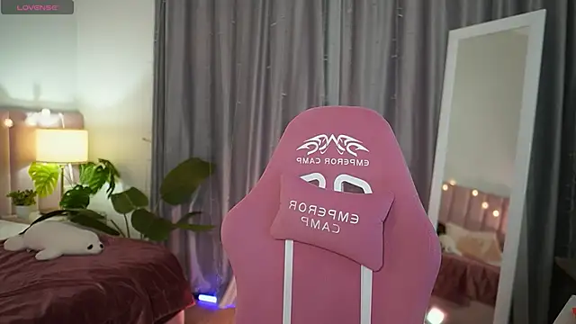 Snapshot of Lala_Land_ chatting on March 8, 2025, 3:13 pm Lala Land  online show from March 8, 2025, 3:13 pm
